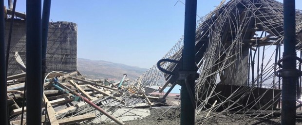 Bingöl'de İnşaat İskelesi Çöktü: 5 Yaralı