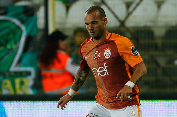 Sneijder'dan Eski Hocalarına Gönderme