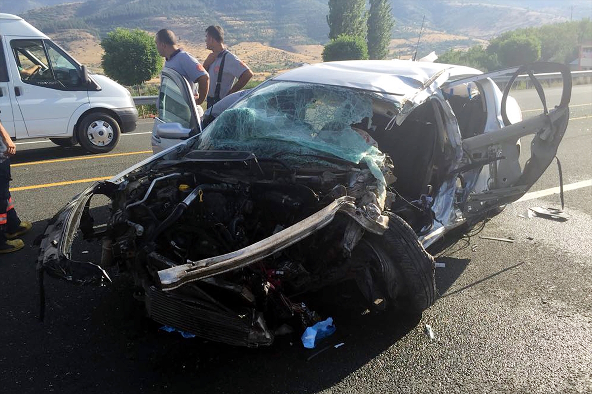 Elazığ'da Trafik Kazası: 1 Ölü 1 Yaralı