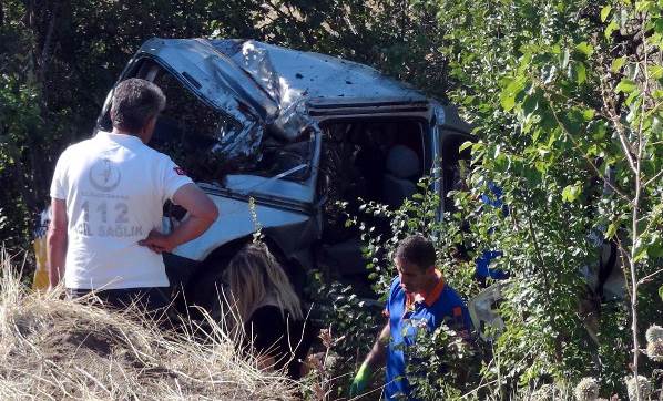Erzincan'da Feci Kaza: 4 Ölü, 1 Yaralı