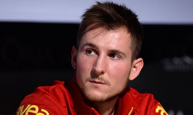 İzet Hayroviç 3 Lige Gitti