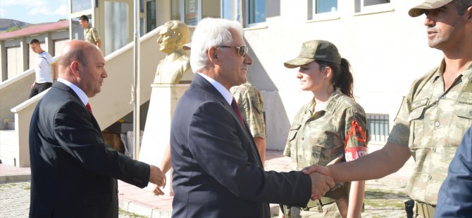 Eleşkirt'te Bayramlaşma Töreni Düzenlendi