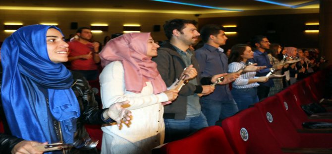 Erzurum'da Öğrenciler ve Veliler 1001 Kaşıkla Rekor Denemesi Yaptı