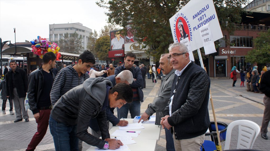 Başkanlık Sistemi için imza topladılar