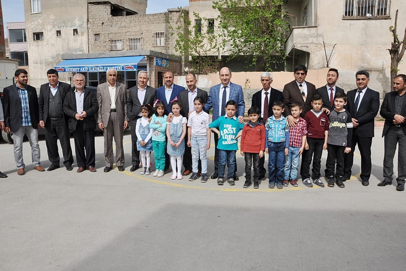 Yüksekova Milli Eğitim Müdürü Canlı'dan Okul Ziyareti