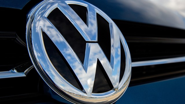 Volkswagen yine şaşırttı ! 30 bin kişiyi işten çıkaracak