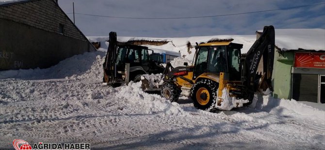 Hamur Belediyesi Karla Mücadele Çalışması Sürdürüyor