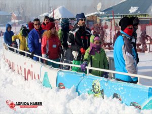 Ağrı'da Kayak Severler Eksi 20 Derecede Kayak Keyfi Yaptı
