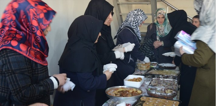 Halep'e Yardım Kermesine Yoğun İlgi