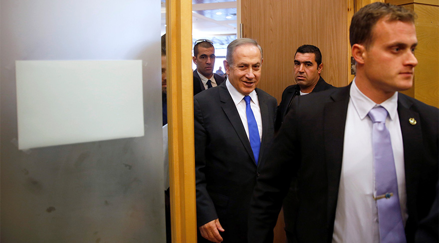 İsrail Başbakanı Netanyahu yolsuzluktan ifade verdi !