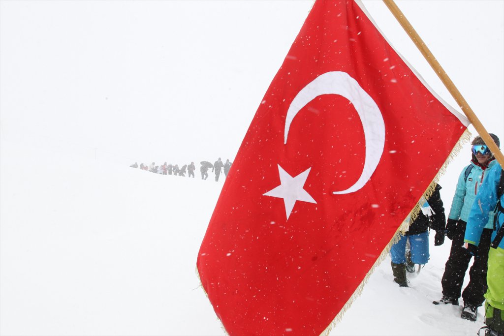 Biltlis Halkı Sarıkamış Şehitlerini Anıyor!