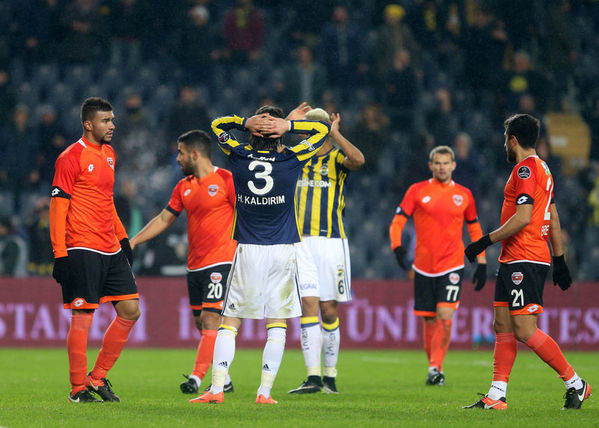 Fenerbahçe - Adanaspor maçının olay çıkaracak yazar yorumları ?