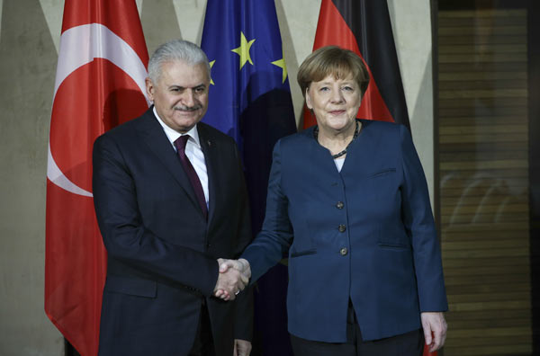 Türk ve Alman başbakanları bir araya geldi