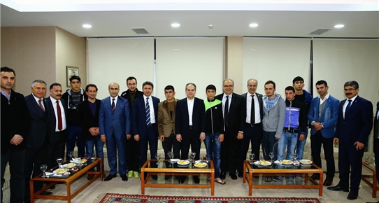 Madde Bağımlısı Gençlerle Bir Araya Geldi