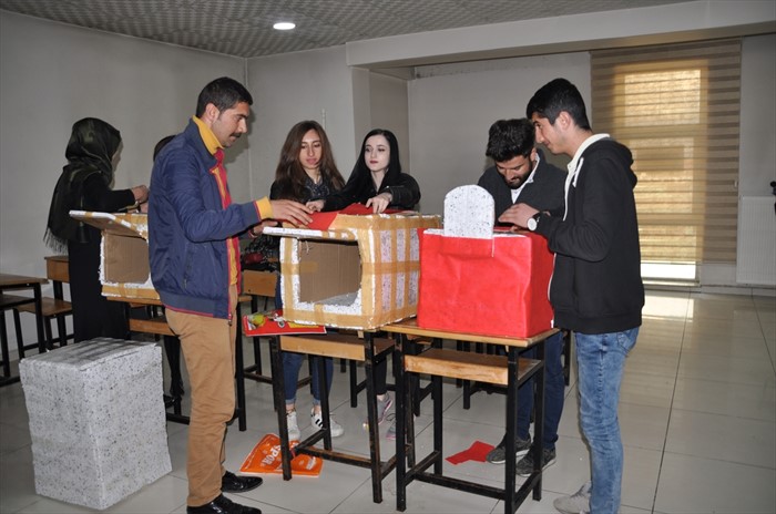 Muş Alparslan Üniversitesi öğrencileri Sokak Hayvanları İçin Bir Araya Geldi