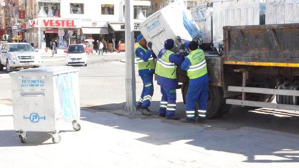Tunceli Belediyesi Çöp Konteynerlerini Yenileme çalışmalarına başladı