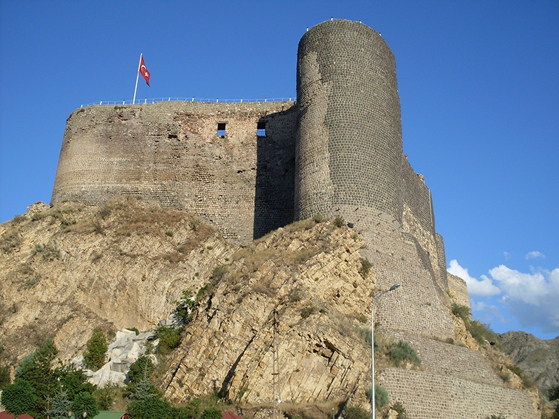 Oltu Kalesi Restore Edilecek