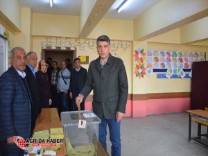 Ulaş Akhan Oyunu kullandı