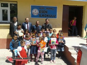 Ağrı İl Tarım Müdürlüğü personeli Köy Okullarına Kitap Kampanyası başlattı