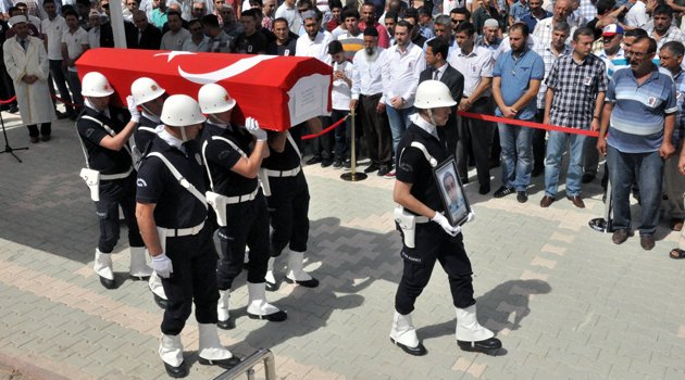 Konya'da Kalp Krizi Geçiren Polis memleketi Elazığ'da Toprağa Verildi