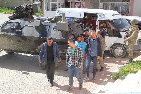 Yurda yasa dışı yollarla giren 2'si çocuk 19 Afgan yakalandı