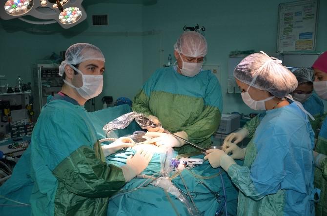 Bitlis'te ilk kez Mide Kanseri Ameliyatı Yapıldı