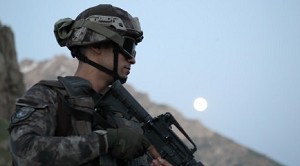 Vatan Nöbetinde Eller Tetikte