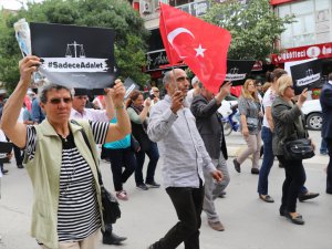 Chp'nin Berberoğlu'nun Tutuklanmasına Tepki Yürüyüşü