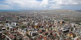 Vanlılar İftarını Belediyenin Sofrasında Açtı