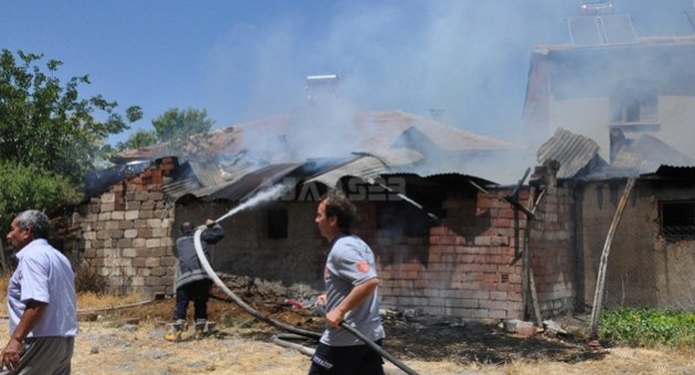 Elazığ'da Ev Yangını !