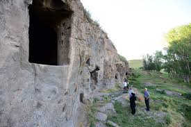 Bitlis'teki Mağara Evler Turizme Kazandırılıyor