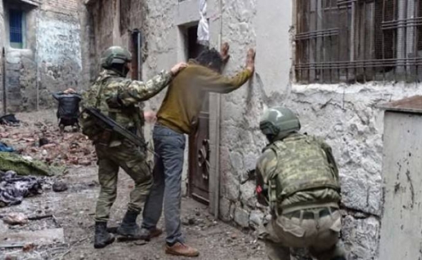 Hakkari'de Bir Terörist Teslim Oldu