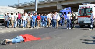 Motosikletiyle Park Halindeki Tıra Çarpan Ukraynalı Turist Öldü