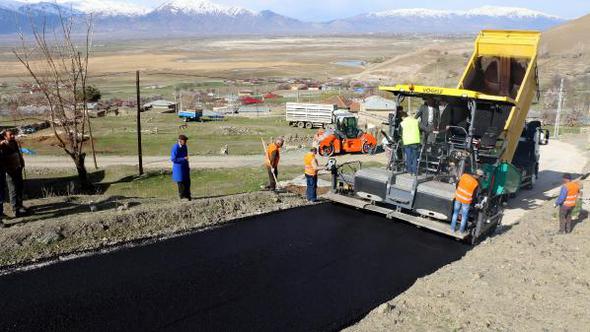 Erzincan'ın Köylerinde Asfalt Çalışmaları