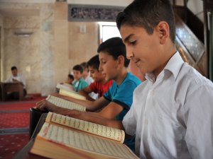 Kur'an Kursuna Katılan 250 Çocuğa Sertifika Verildi