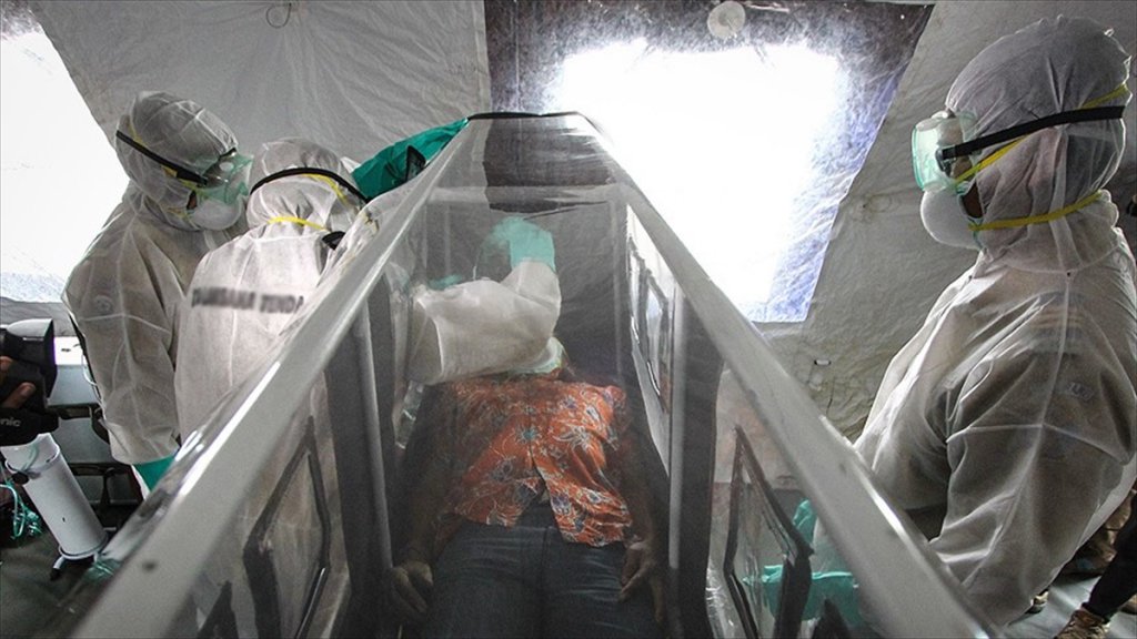 Ebola Virüsü Spermde İki Yıl Yaşayabiliyor