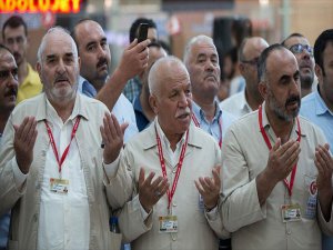 İlk Hac Kafilesi Ankara'dan Uğurlandı