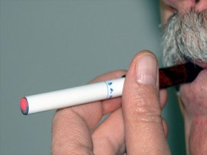 Abd'den Gençlere Yönelik Elektronik Sigara Önlemi
