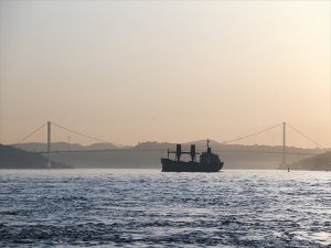 İstanbul Boğazı Gemi Geçişlerine Kapatıldı