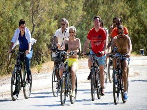 Suudi Prens Bodrum Sokaklarında Bisiklete Bindi