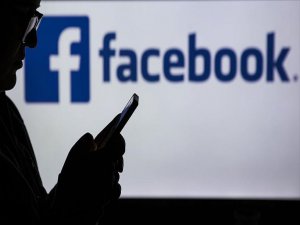 Facebook'un Almanya'da 10 Bin Hesabı Silmesi Eleştiriliyor