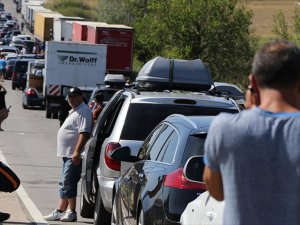 Avrupa'ya Açılan Kapılarda Dönüş Trafiği Devam Ediyor