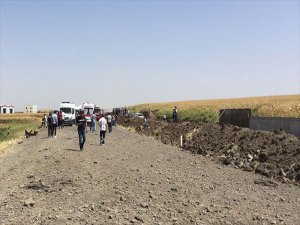 Askeri Aracın Geçişi Sırasında Patlama: 2 Sivil Hayatını Kaybetti