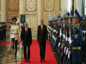 Cumhurbaşkanı Erdoğan Kazakistan'da Resmi Törenle Karşılandı