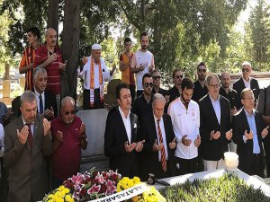 Metin Oktay Kabri Başında Anıldı