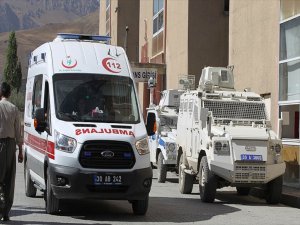 Pkk'lı Teröristlerle Çıkan Çatışmada Bir Korucu Şehit Oldu