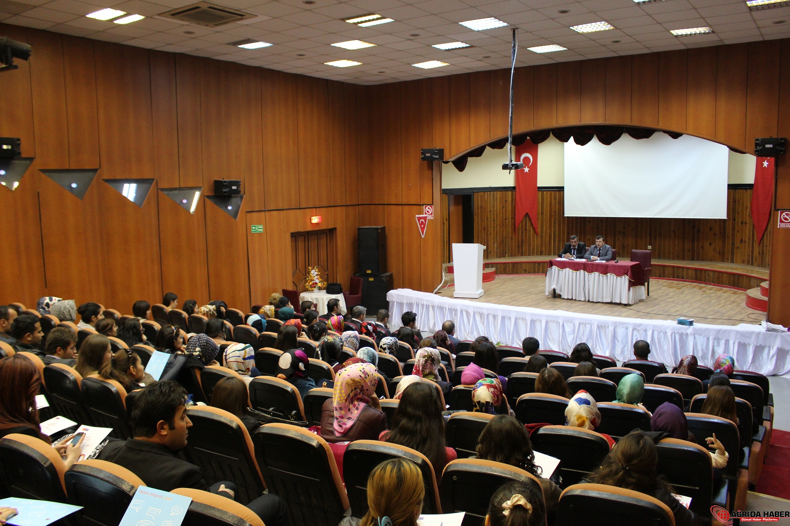 AĞRI'DA OKUL ÖNCESİ EĞİTİMİ TOPLANTISI AĞRI'DA OKUL ÖNCESİ EĞİTİMİ TOPLANTISI