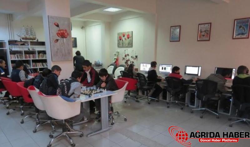 Emniyetten Aile ve Gençlere Danışmanlık Hizmeti Emniyetten Aile ve Gençlere Danışmanlık Hizmeti