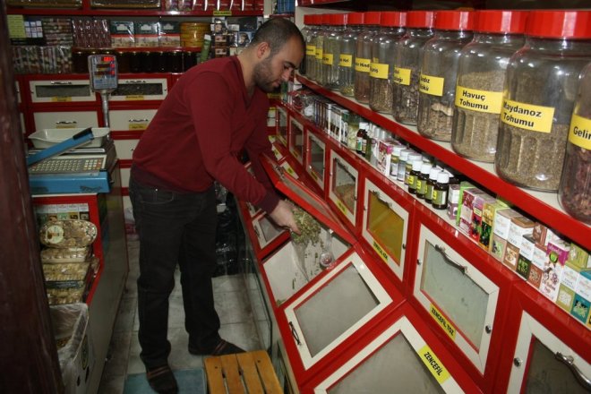 Kar Yağışı Aktarlara Olan Rağbeti Arttırdı Kar Yağışı Aktarlara Olan Rağbeti Arttırdı