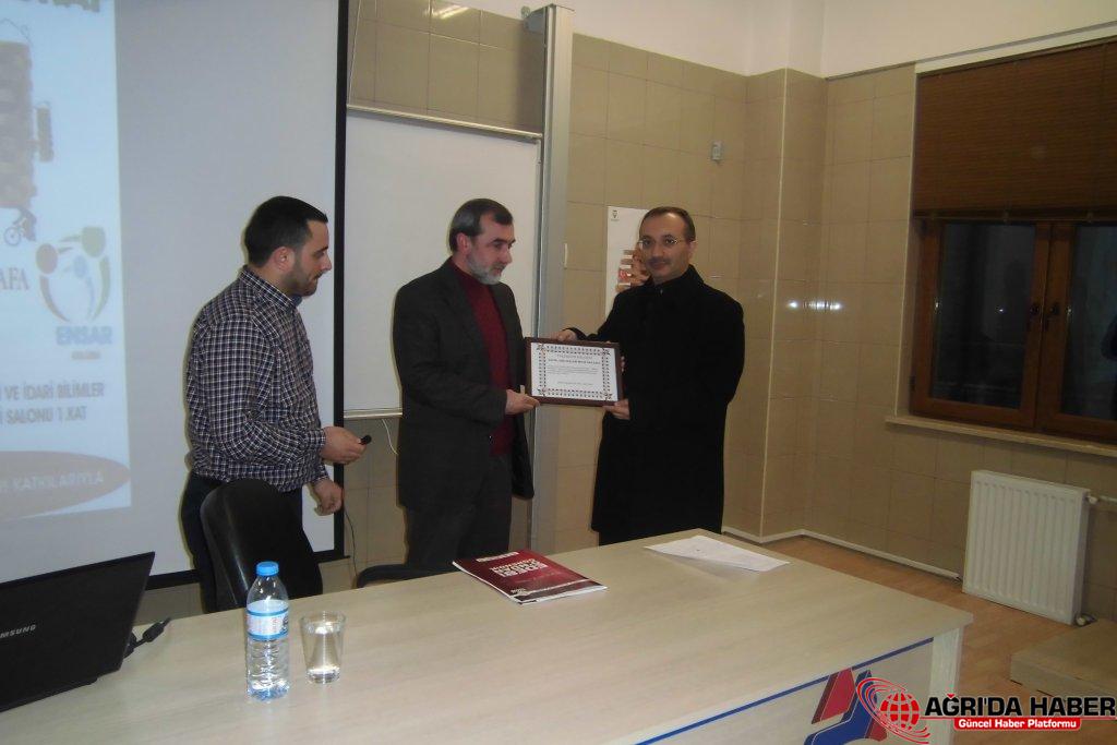 A.İ.Ç.Ü'de EKMEK VE İSRAF KONFERANSI DÜZENLENDİ A.İ.Ç.Ü'de EKMEK VE İSRAF KONFERANSI DÜZENLENDİ